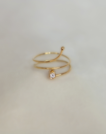 Anillo de oro con diamante