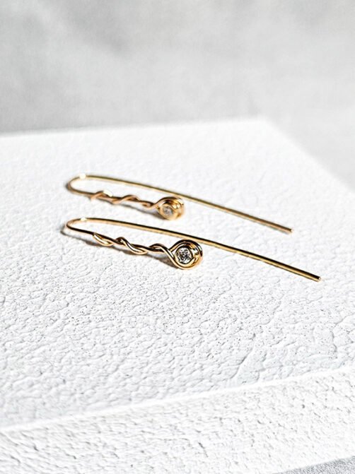 Aros de oro con diamante