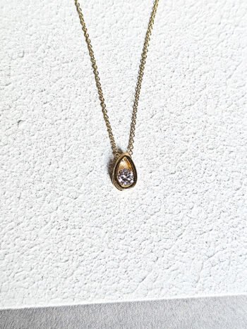 Collar en oro 18k con diamante. Delicado collar en oro 18k